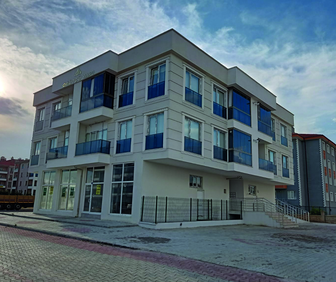 Mavi Işıltı Apartmanı